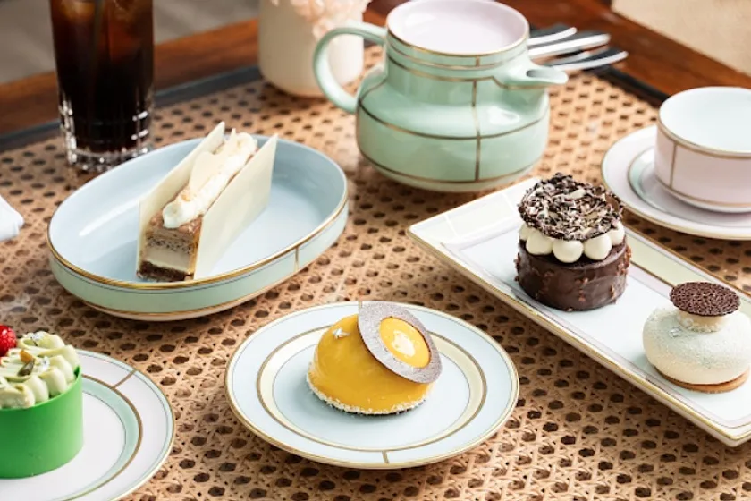 Petit Gâteau Set at The Ritz Lounge